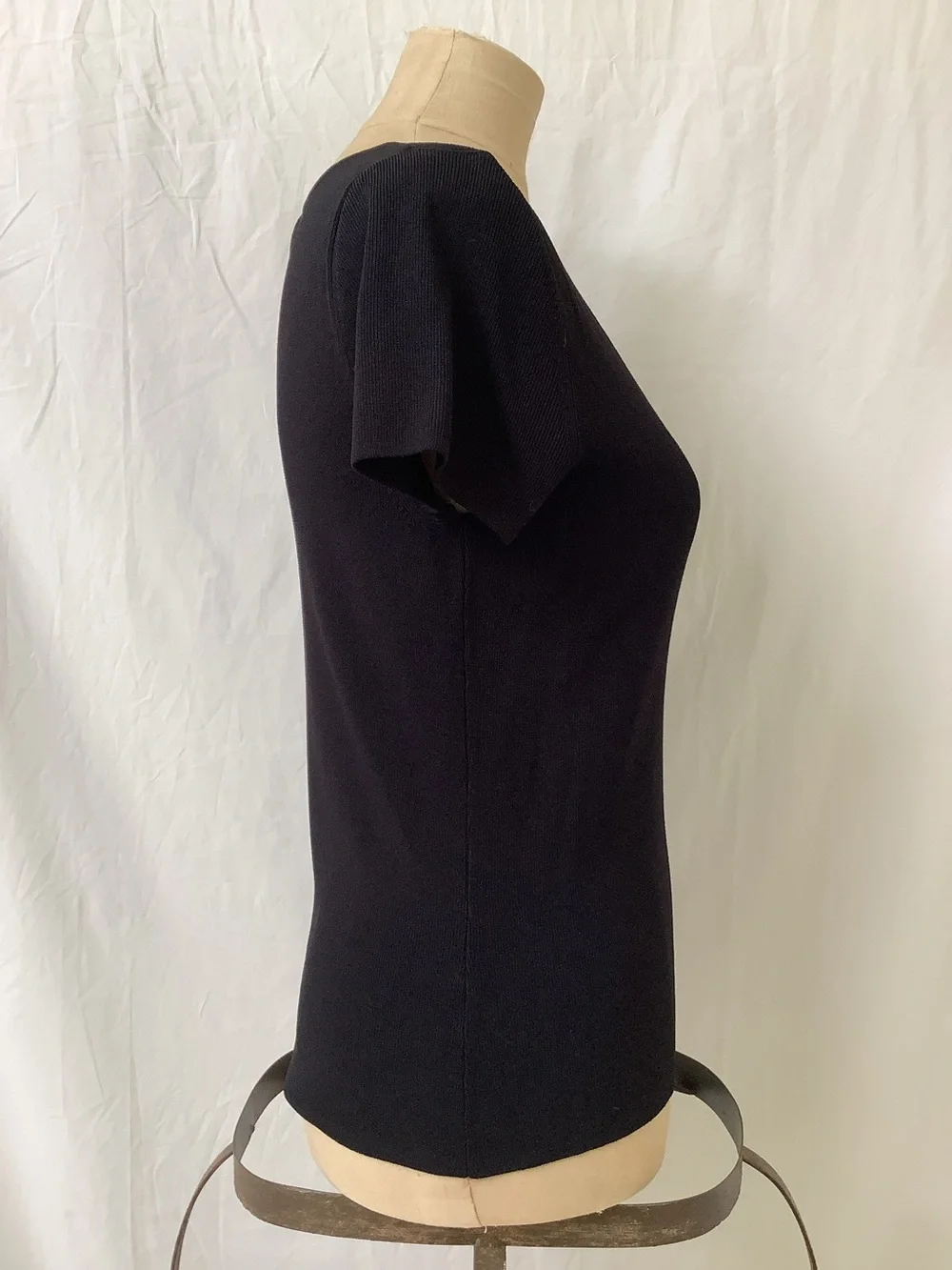 Larry Levine SPT Black Short Sleeve Sweater-V-Neck-Stretch-Rayon/Nylon-Small
